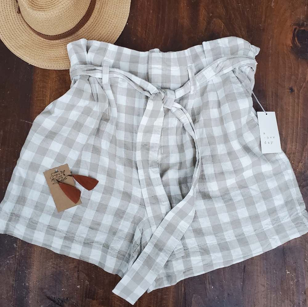 NWT Linen Blend Shorts
